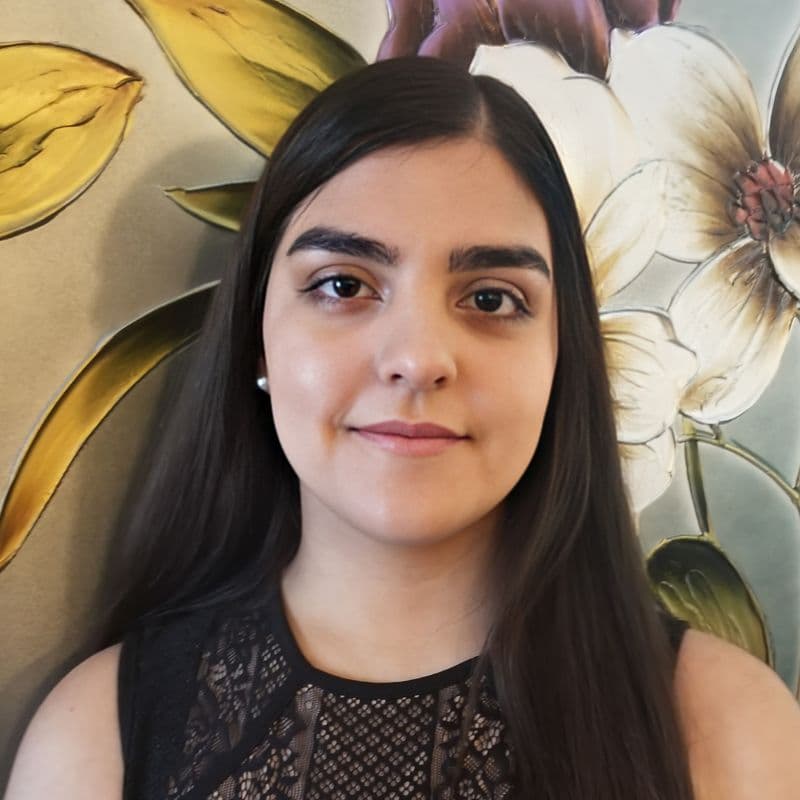 Laura Ramirez headshot